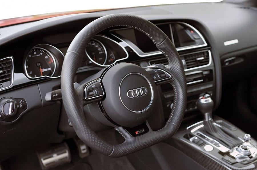 Торпедо Audi RS5 Coupe 2012 года  (NA) (фото 52 из 104)